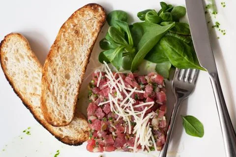 Tartare of beef with spinach. Foto stock