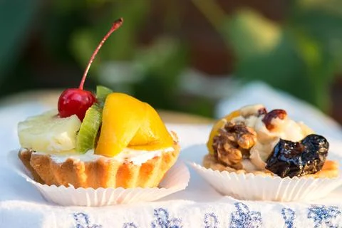 Tartlets with fruit Stock Photos
