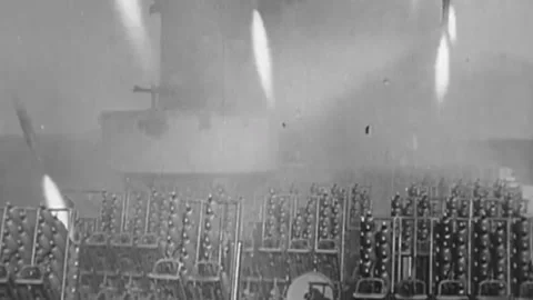 The Task Force 58 in the battle for Okinawa. June 1945  (4) Vídeos de archivo 235864170