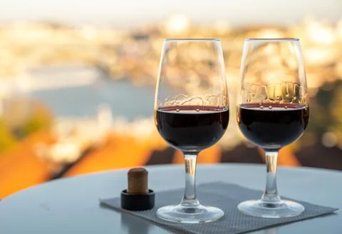 Tasting of different fortified dessert ruby, tawny port wines in glasses with Foto stock