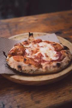 Tasting of small pizzas Stockfoto's