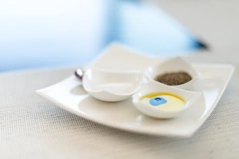 Tasty breakfast: set of three small plates. Foto stock