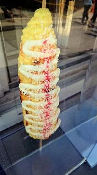 Tasty grilled corn cobs. Appetizing street food Stock Photos