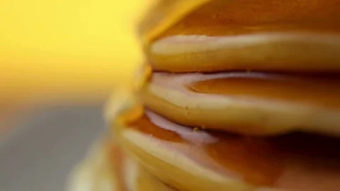 Tasty Pancakes served with Maple Syrup, close up. 스톡 동영상 336589097