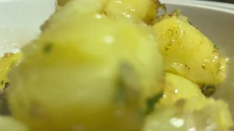 Tasty potatoes are mixed Video stock 220946915