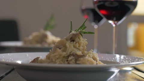 Tasty risotto with veal fillet prepared for two Vidéo 106935119