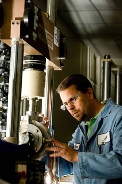 TATHAN COFFEE (EM10 MATERIALS TEST ENGINEER, JACOBS ESTS GROUP/JTI) ADJUST... Foto stock