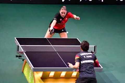  Tatiana KUKULKOVA, Slowakei, ist im Achtelfinale der Tischtennis-WM in Du... Stock Photos
