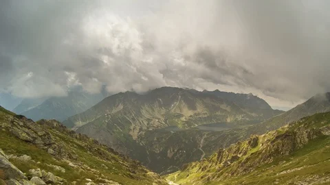 Tatra mountains on cloudy day - alpine timelapse 库存影片 128176502