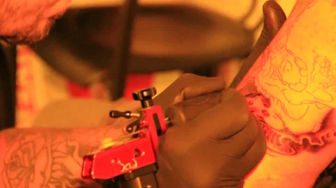 Tattoo Artist Working Stock-Footage 39828704