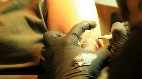 Tattoo Artist Working 스톡 동영상 39829047