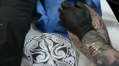 Tattoo being filled in according to pattern Stock-Footage 47469826