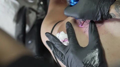 Tattoo close up flower 스톡 동영상 238504171