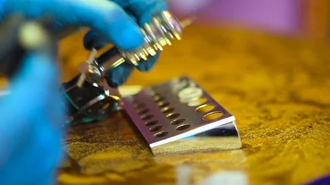 Tattoo machine in the tattoo parlor Video stock 77897881