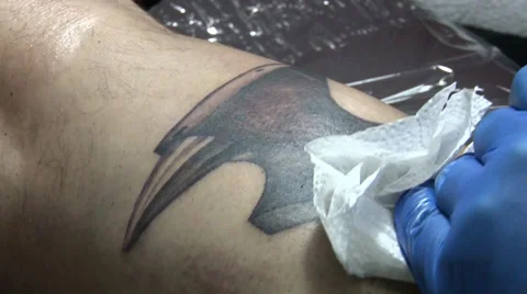 Tattoo in process Video stock 37141039