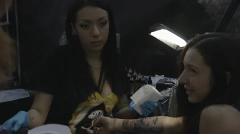 Tattooist making of tattoo Stock Footage 39557867