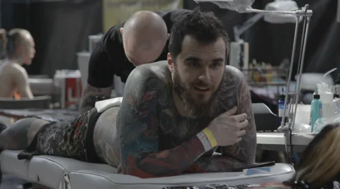Tattooist making of tattoo Stock Footage 39557904