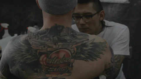 Tattooist making of tattoo Stock Footage 39577287