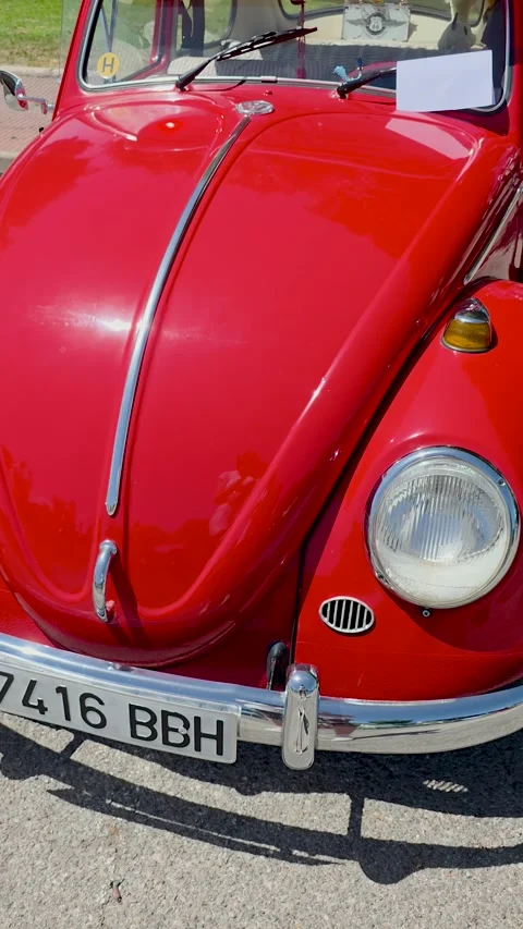 TAVERNES BLANQUES, SPAIN - JUNE 14, 2026. Close up shot of a classic red ret 스톡 동영상 337324237