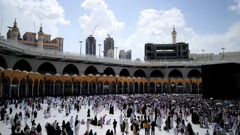 Tawaf ritual Stock Footage 113030984