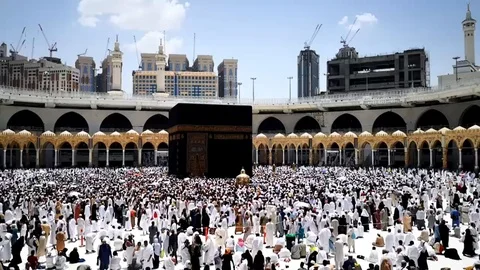 Tawaf in umrah Stock Footage 113031007
