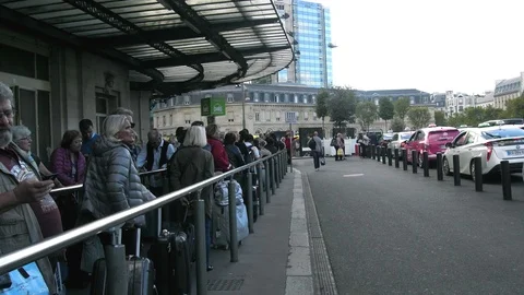 Taxi queue at the Paris Central railway station Stock Footage 98283864