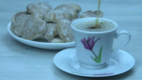 Tea and cookies Stock-Footage 80634136