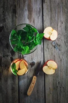 Tea with apples and mint Fotos Stock