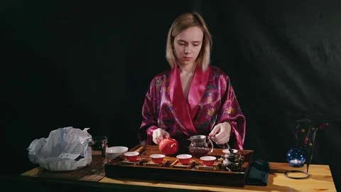 Tea ceremony, tea drinking rules Stockbeeldmateriaal 83410953