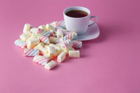 Tea cup with marshmallow Foto stock