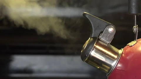Tea kettle steaming in 4K Видео 51505364