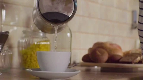 Tea pour super slow motion Video stock 96300924