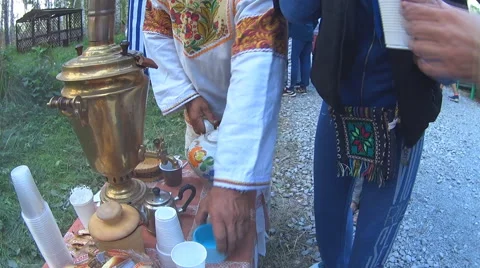 Tea from samovar Stock-Footage 67716337