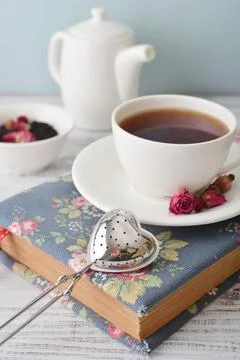 Tea strainer in the shape of heart Stock-Fotos