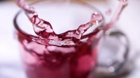 Teabag Drop in Cup  at 1500fps Видео 104849372