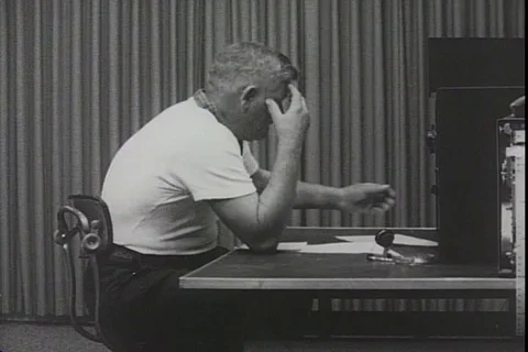 Teacher ask question to learner in the elegant interaction laboratory - 1962 Stock-Footage 97923714