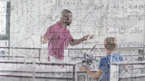 Teacher raising hands, gesturing and teaching student operating microscope with 库存影片 334368287