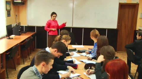 Teacher Teaches Students 2 Stock-Footage 34523139