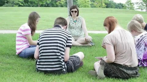Teaching class outside outdoors Video stock 11413052