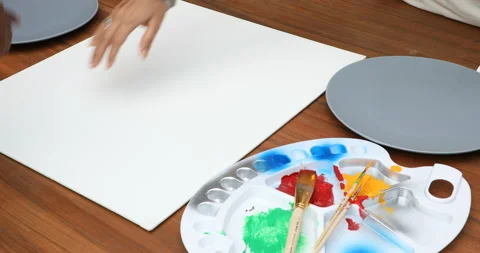 Teaching how to do Art work on paper 스톡 동영상 142257968