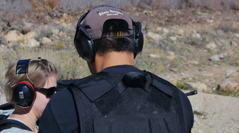 Teaching to shoot Vidéo 32270848