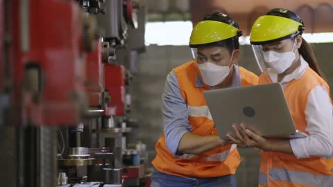 Team Asian machine engineers is providing maintenance services for machines  Видео 151055785