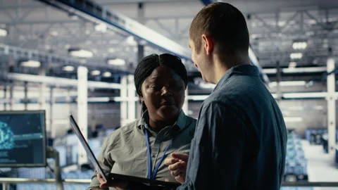 Team of data center engineers investigate neural networks configuration Stock Footage 314685839
