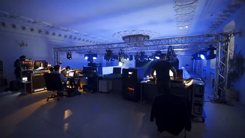 Team preparing for the event Stock-Footage 129639538