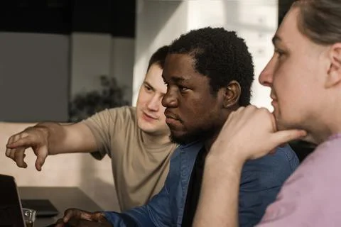 Team of professional software developer and brainstorming and programming on 스톡 사진