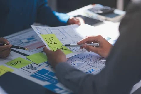 Team of Program Developer Collaborating on UXUI Design Planning in a Modern.. Foto stock