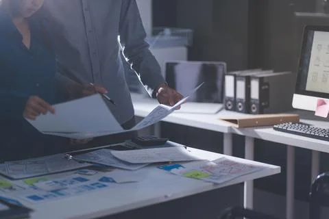 Team of Program Developer Collaborating on UXUI Design Planning in a Modern.. Foto stock