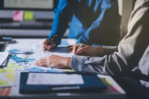 Team of Program Developer Collaborating on UXUI Design Planning in a Modern.. Foto stock
