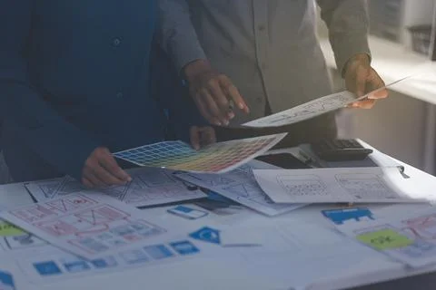 Team of Program Developer Collaborating on UXUI Design Planning in a Modern.. Foto stock