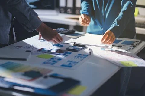 Team of Program Developer Collaborating on UXUI Design Planning in a Modern.. Foto stock